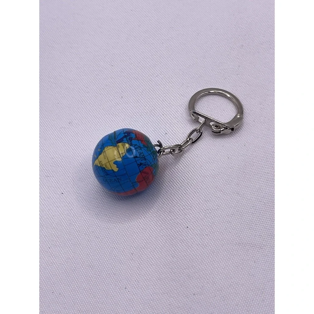 Vintage Globe Earth Map Countries‎ Oceans Planet World Keychain Key Ring Chain